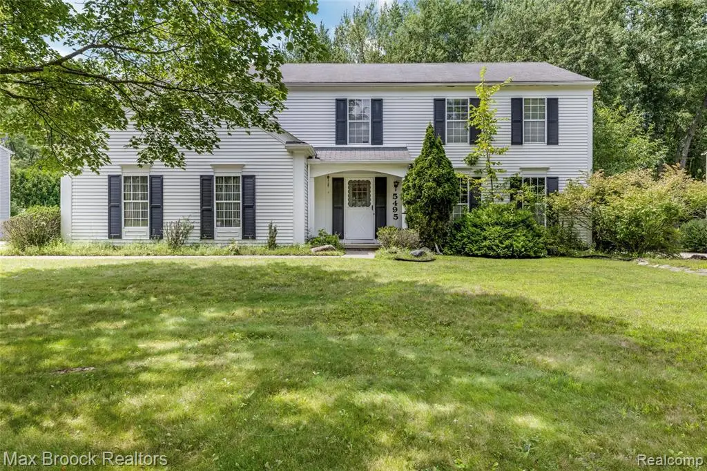 5495 Kingsfield, West Bloomfield, MI  - Image #1