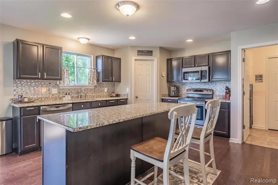 9081 Creekway, Ypsilanti, MI  - Image #3