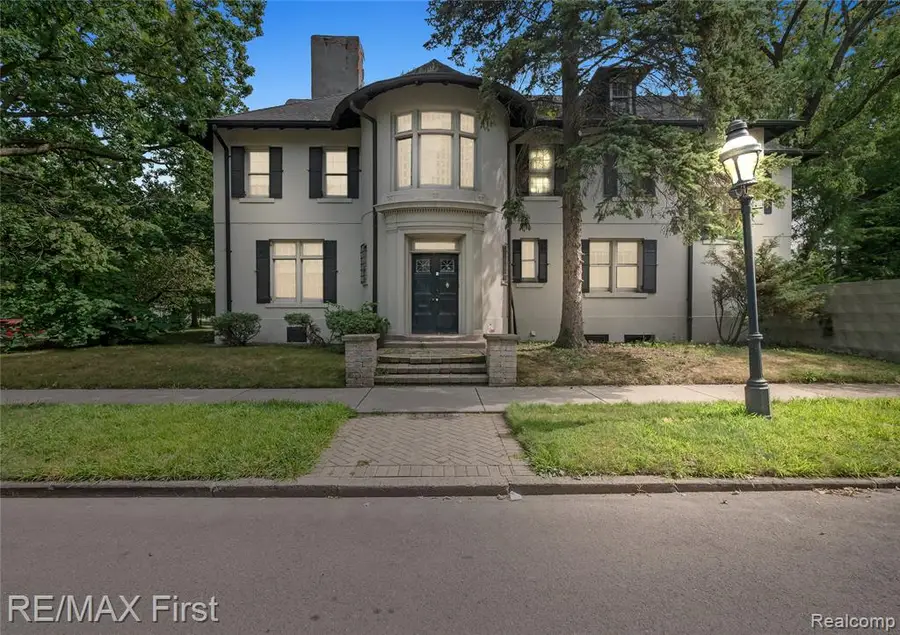 3065 Iroquois, Detroit, MI  - #3