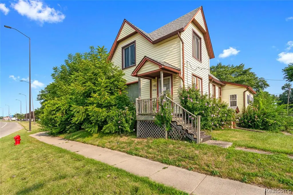 15602 Northline, Southgate, MI  - #1