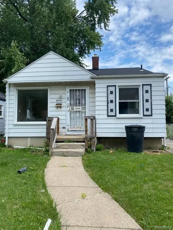 8852 Mettetal, Detroit, MI 48228