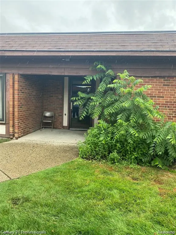 29900 N Grand Oaks #26, Warren, MI  - Image #2