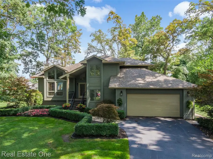 9929 Curie, Pinckney, MI  - Image #3