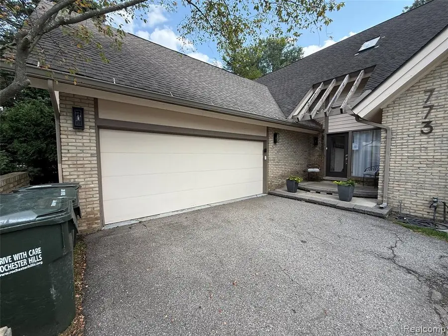 773 River Bend, Rochester Hills, MI  - Image #2