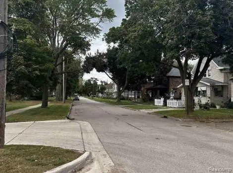 109 N Thompson, Jackson, MI 49202 - Image #2