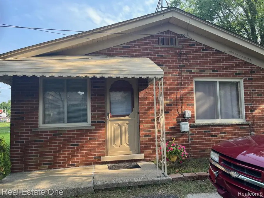 51341 Neumaier, Shelby, MI 48316 - #3