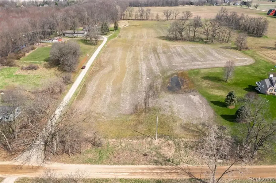 N Schrepfer, Howell, MI 48855 - #3