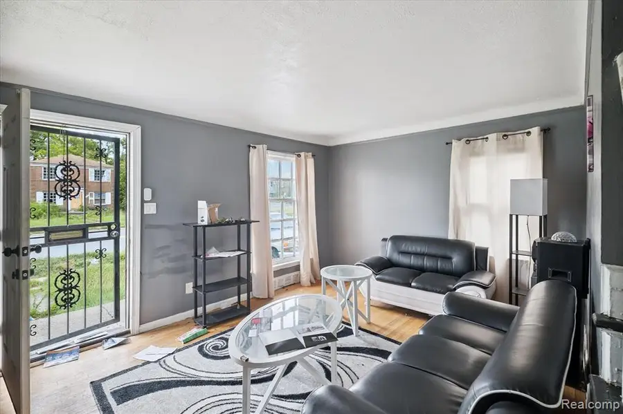 19389 Hoover, Detroit, MI  - Image #2