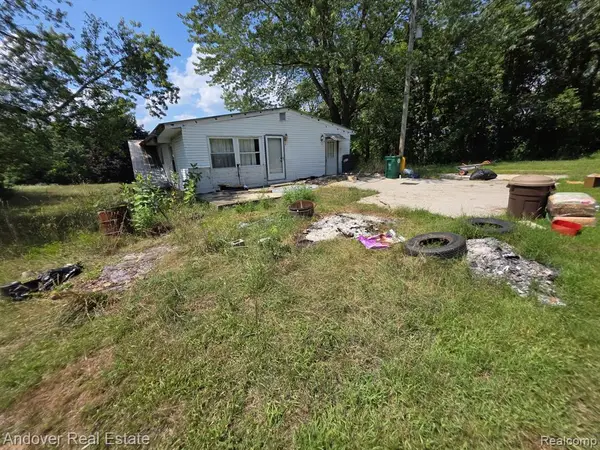 1928 S 35th, Comstock, MI 