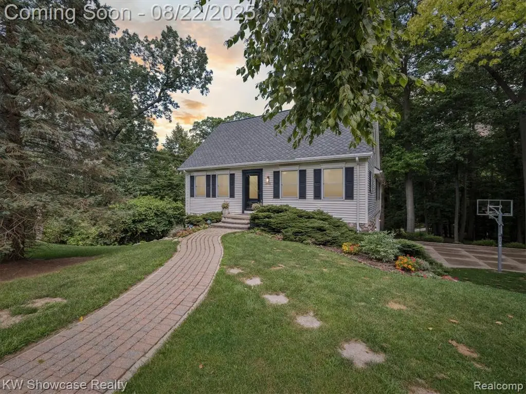 1402 E Fairview, Rochester Hills, MI  - Image #1