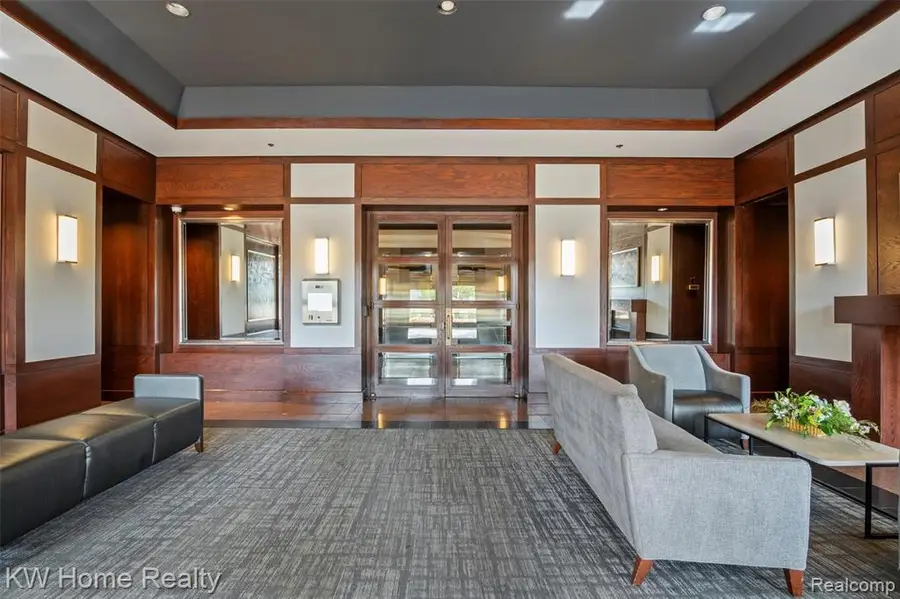 250 E Harbortown #102, Detroit, MI  - Image #3