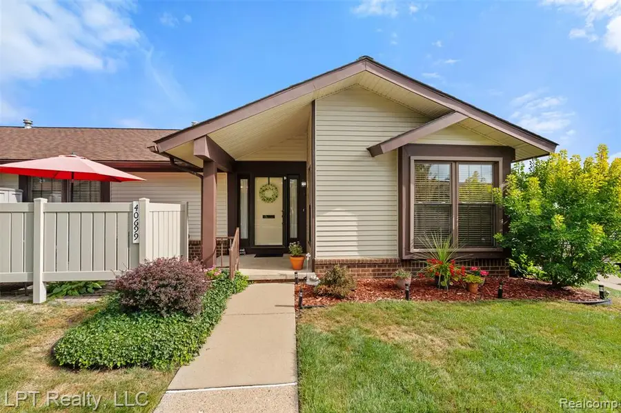 40699 Newport #256, Plymouth, MI  - Image #2