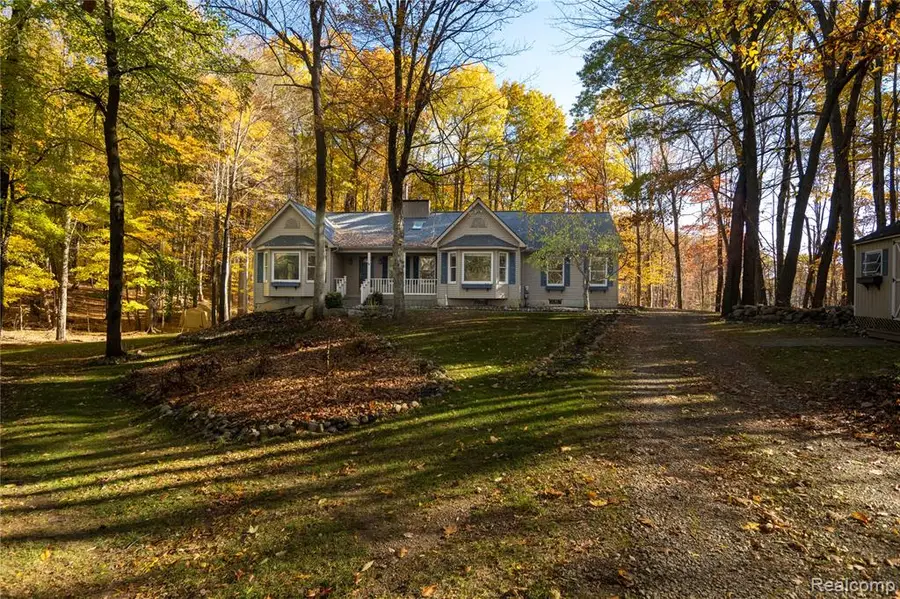 1613 Tu Van, Leonard, MI  - Image #2