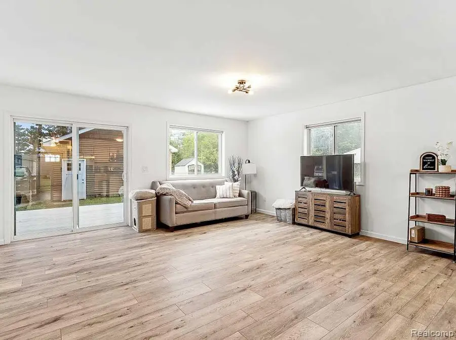 3333 Junior, Pinckney, MI  - Image #2