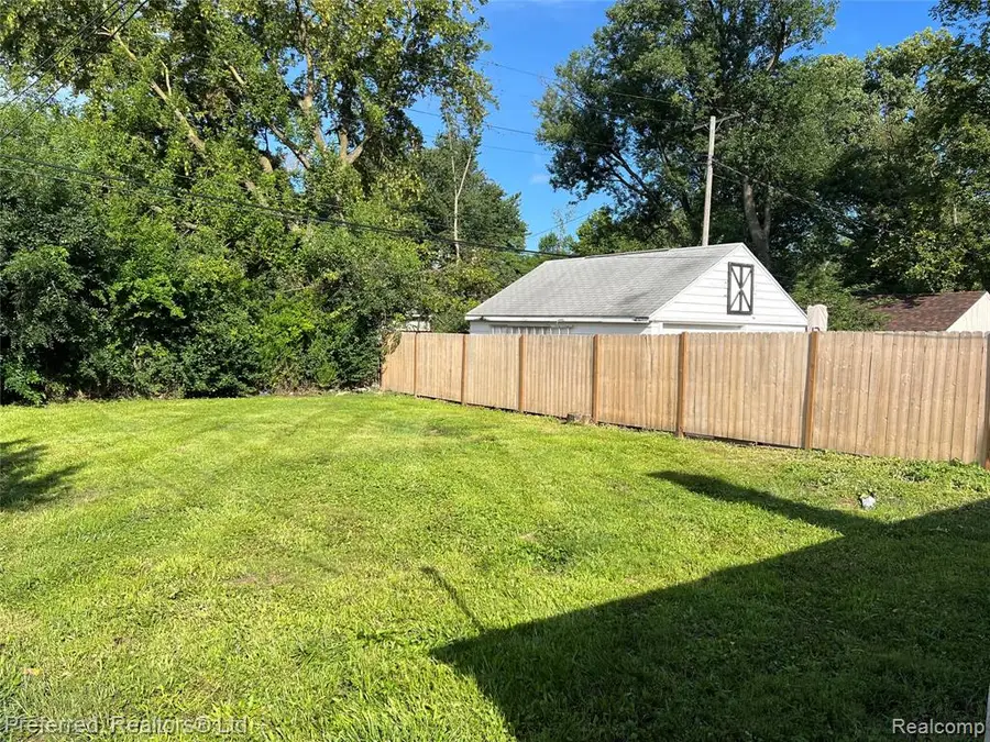 19941 Woodworth, Redford, MI 48240 - #3
