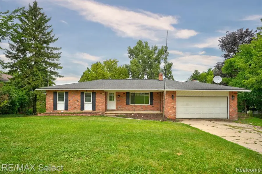 11476 Delmar, Fenton, MI  - Image #2