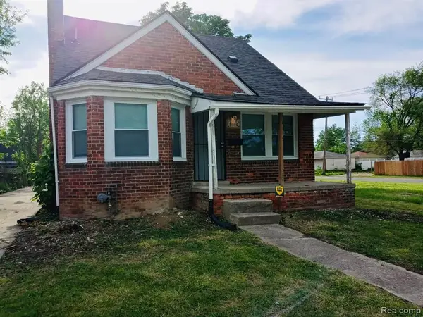 8111 Warwick, Detroit, MI 48228
