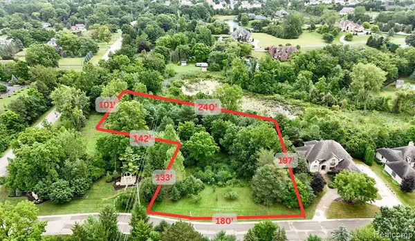 8285 Grovemont, Grand Blanc, MI 48439