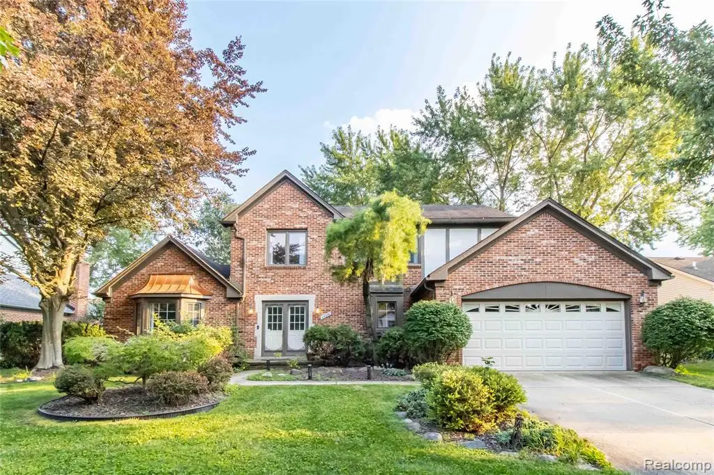 44891 Huntingcross, Novi, MI  - Image #1