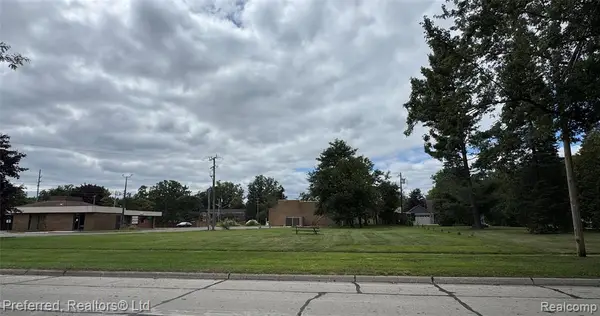 000 Lake Way, Farmington, MI 48335