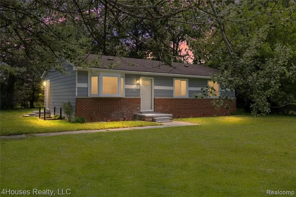 6291 Edmund, Romulus, MI  - Image #1