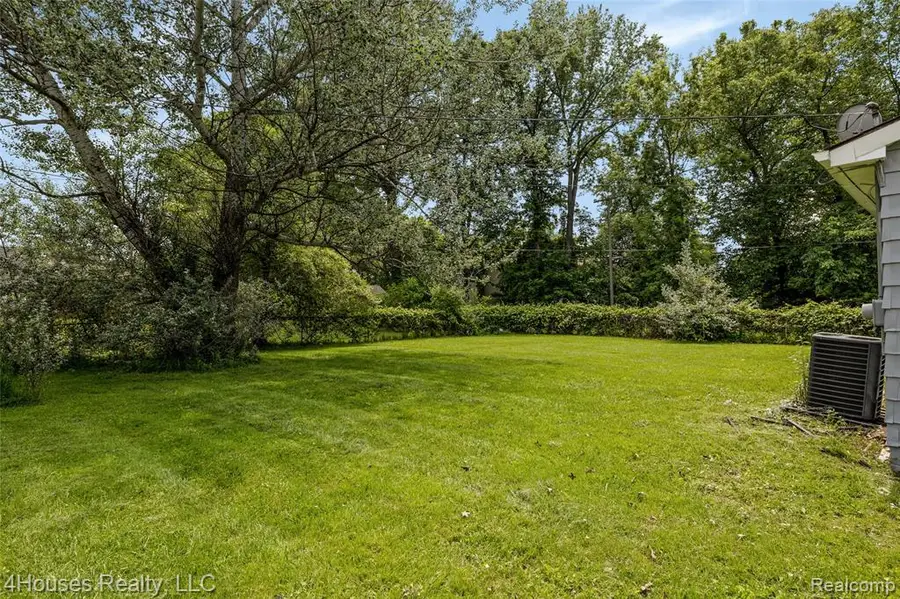 6291 Edmund, Romulus, MI  - Image #2