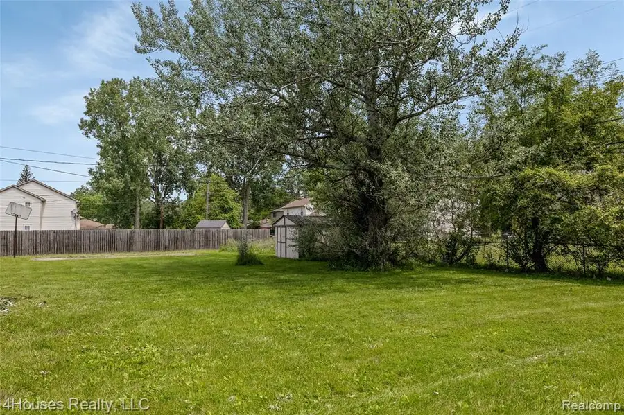 6291 Edmund, Romulus, MI  - Image #3