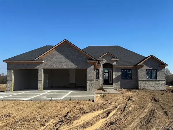 3855 Howland, Almont, MI 48003