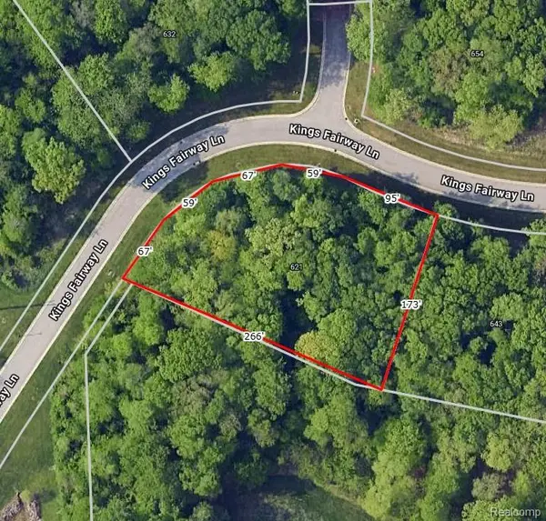 621 Kings Fairway, Grand Blanc, MI 48439