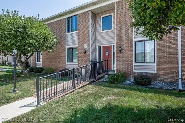 1660 River #38, Marysville, MI 