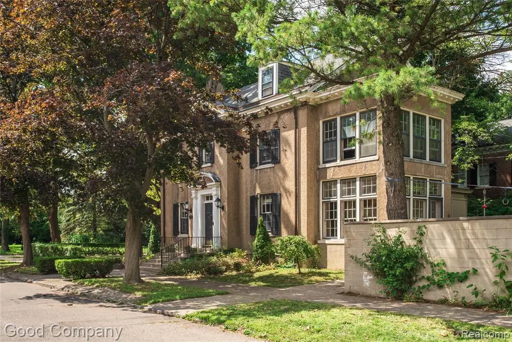 1704 Iroquois, Detroit, MI  - #1