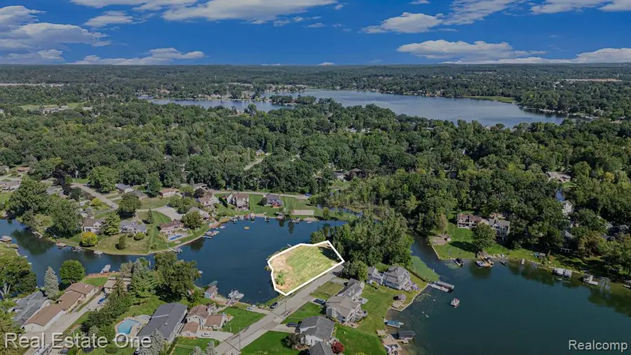 00 Coledale, White Lake, MI 48386 - Image #2