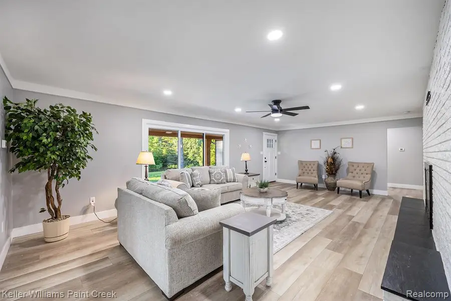 931 Rochester, Leonard, MI  - Image #3