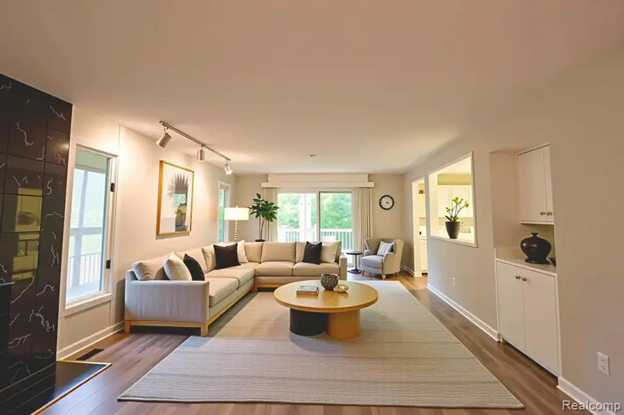 6726 Red Cedar, West Bloomfield, MI  - Image #3