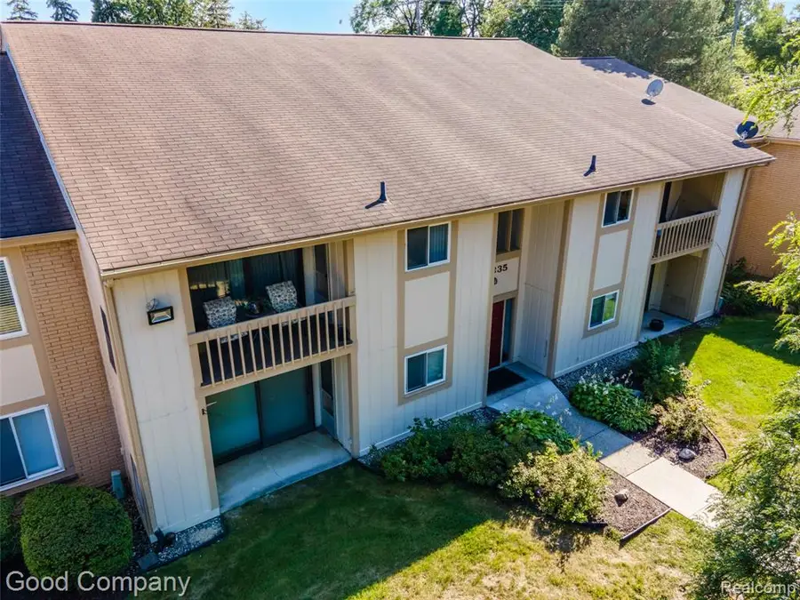 27835 Berrywood, Farmington Hills, MI  - Image #3