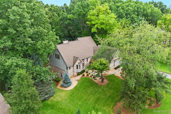 7837 Partridge Hill, Brighton, MI 