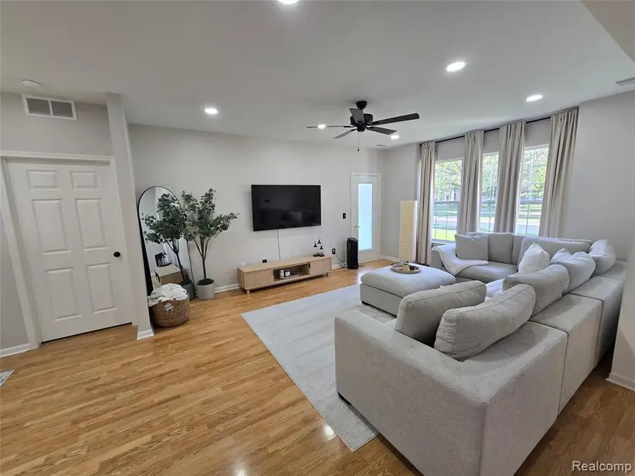 13370 Forest Ridge, Sterling Heights, MI  - Image #2