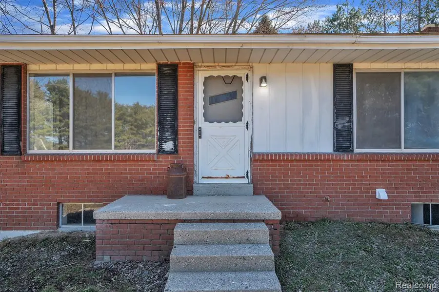 10050 Hyne, Brighton, MI  - #2