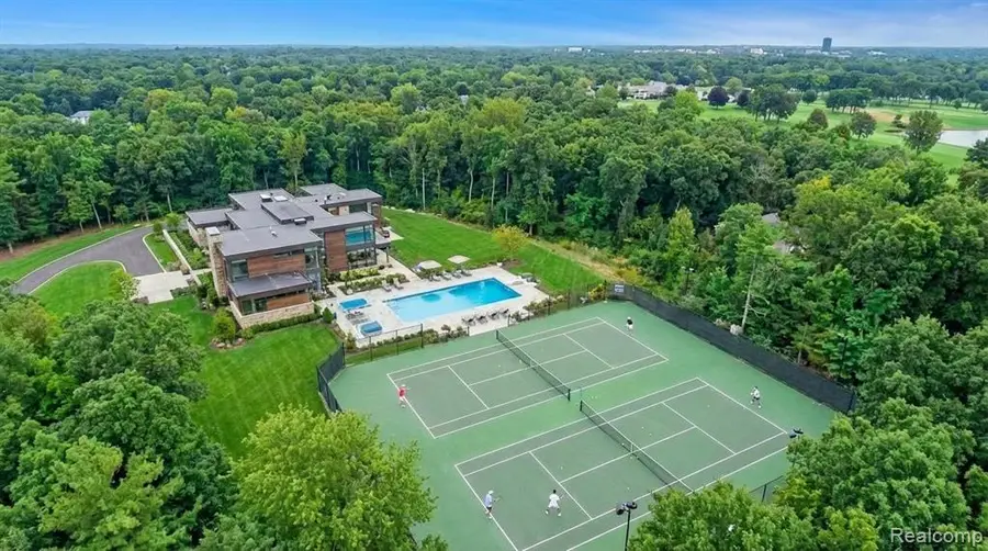 32500 Rockridge, Farmington Hills, MI 48334 - #2