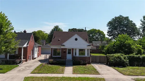 9938 Royal Grand, Redford, MI 