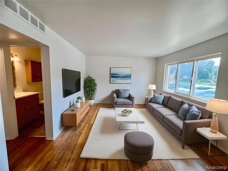 2638 Patrick Henry, Auburn Hills, MI 48326 - Image #2