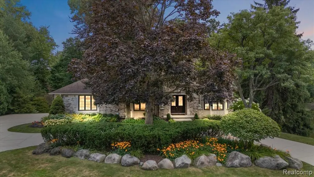 510 Hunters, Bloomfield Hills, MI  - #1