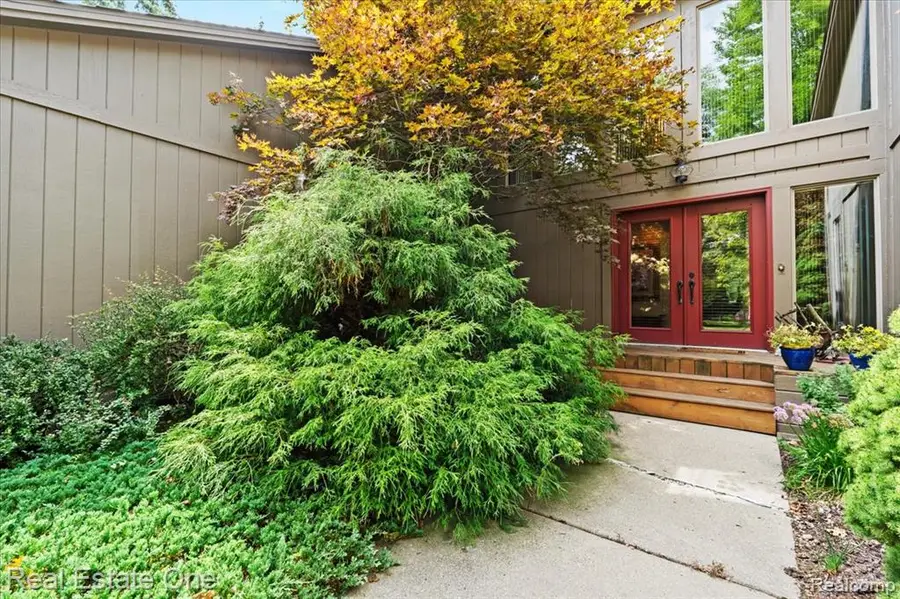 1065 Manderly, Milford, MI  - Image #3