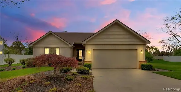 706 Donnalee, Monroe, MI 