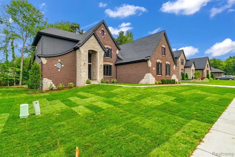 11891 Ovation Court, Shelby Charter Township, MI 48315 - Image #3