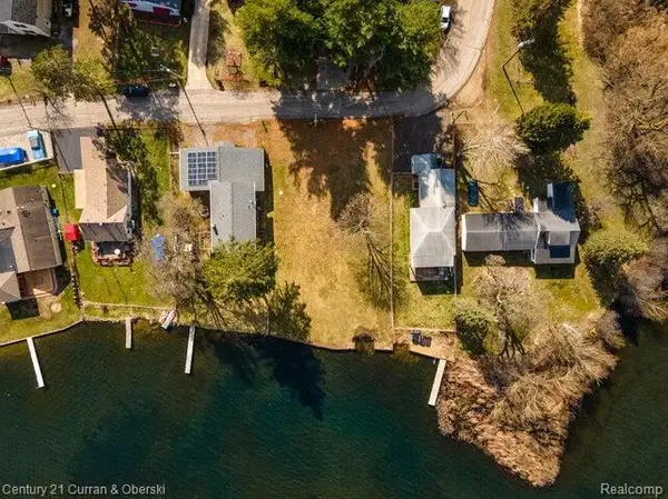 5031 Pine, Leoni, MI 