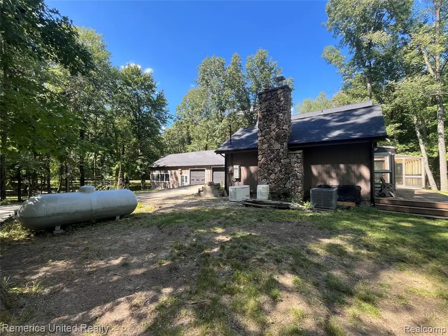 6160 Brambleberry, Cohoctah, MI 48855 - #3