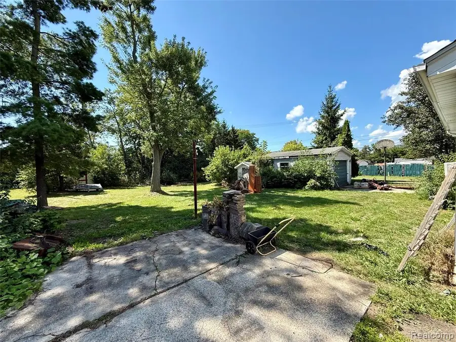 3249 Van Horn, Trenton, MI  - #3