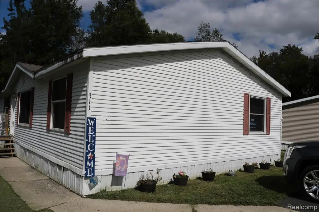 311 Peach Blossom Ct, Otisville, MI 48463 - Image #1