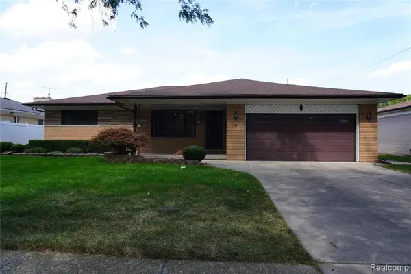 8115 Busch, Center Line, MI 48015